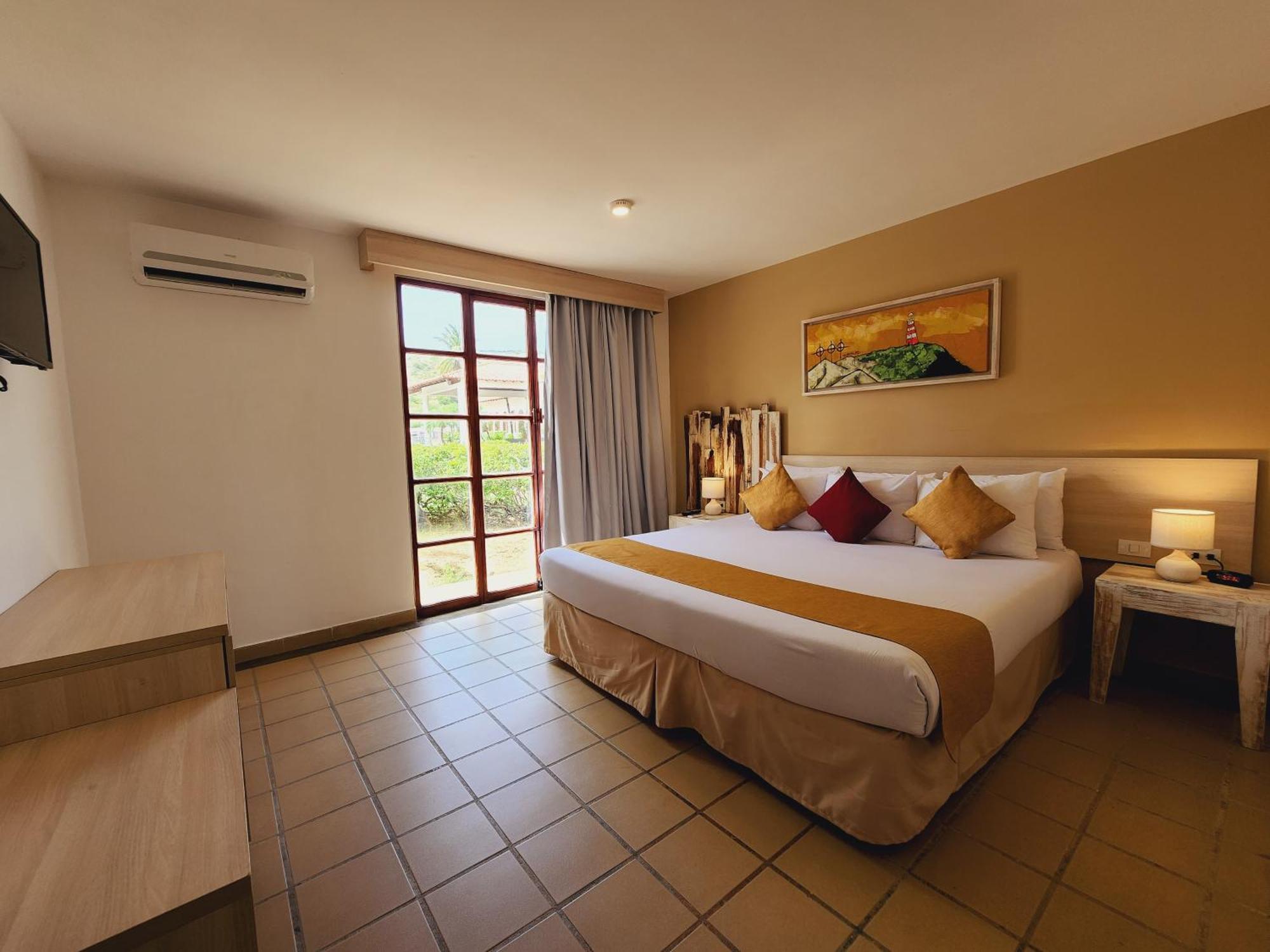 Sunsol Ecoland Hotel Pedro Gonzalez Екстериор снимка