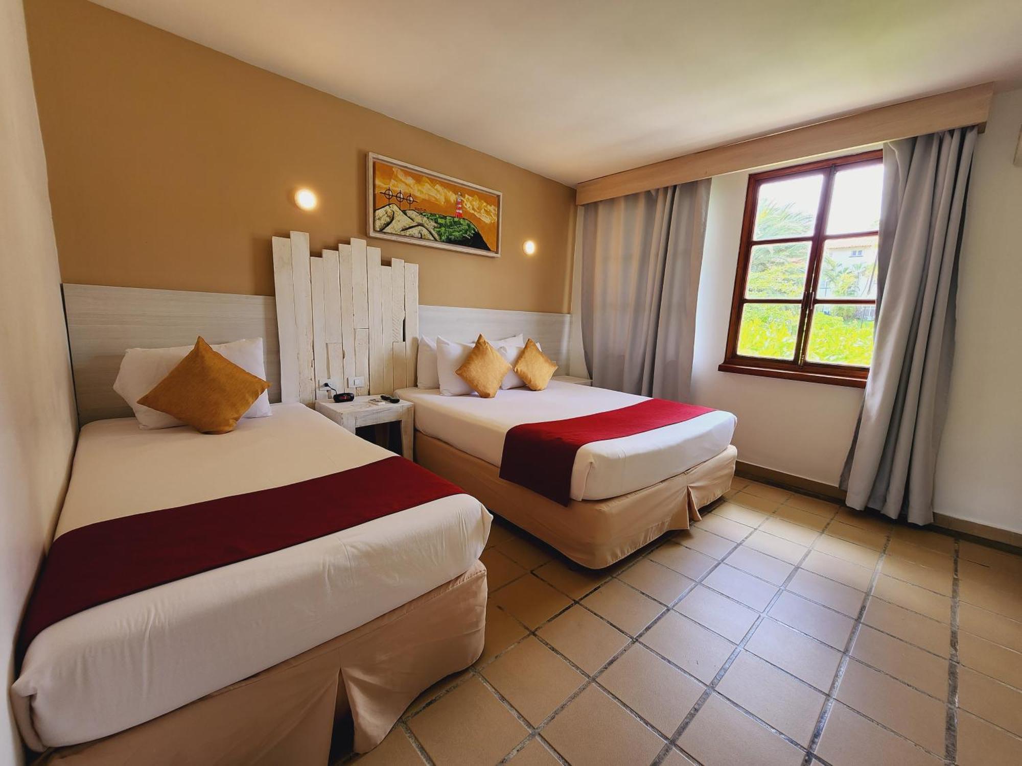Sunsol Ecoland Hotel Pedro Gonzalez Екстериор снимка