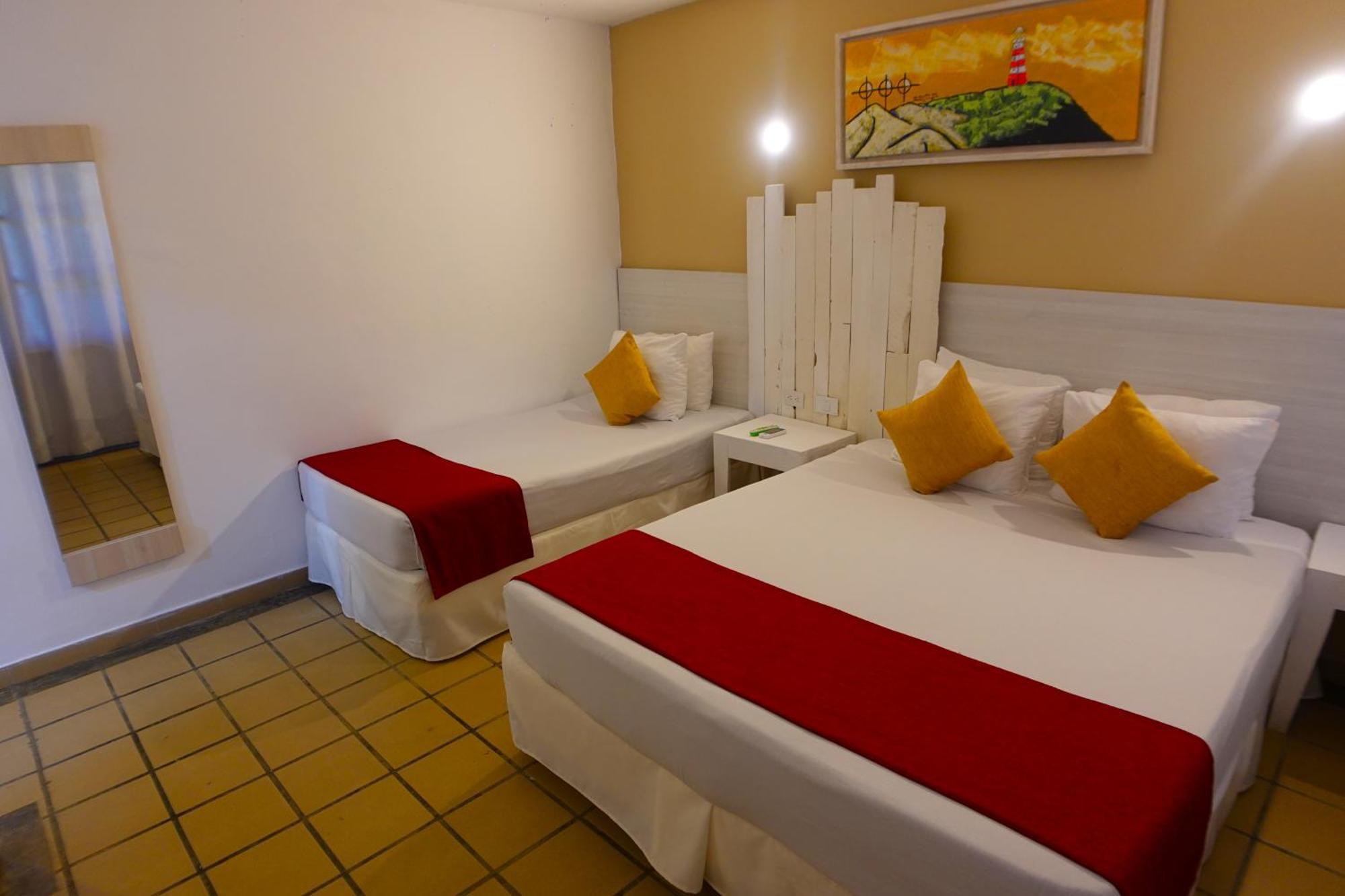 Sunsol Ecoland Hotel Pedro Gonzalez Екстериор снимка