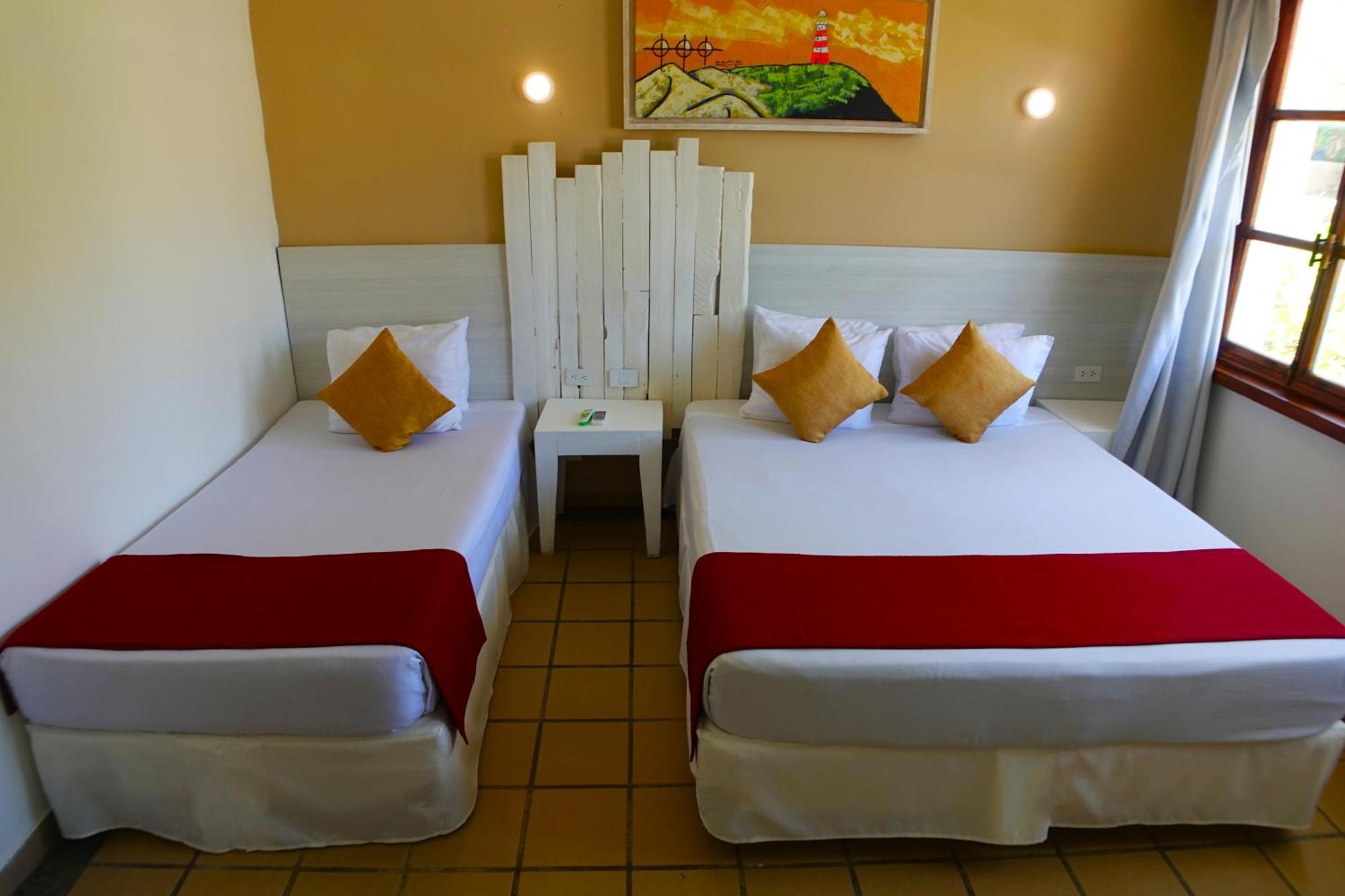 Sunsol Ecoland Hotel Pedro Gonzalez Екстериор снимка
